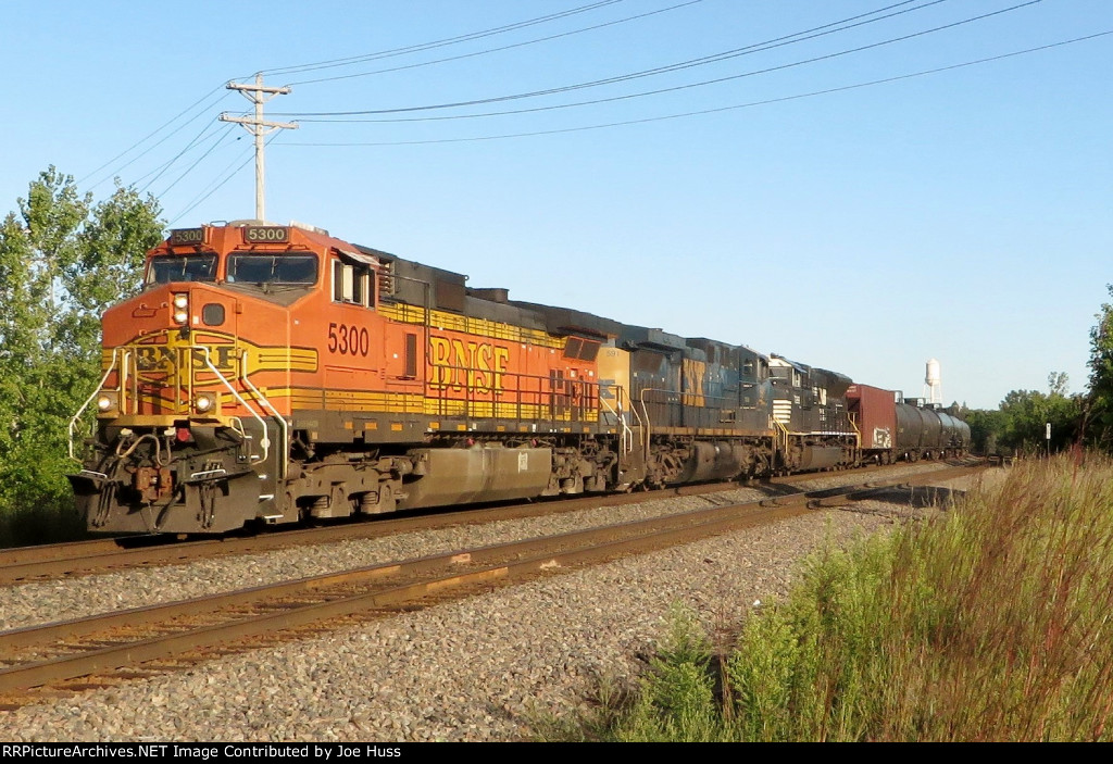 BNSF 5300 East